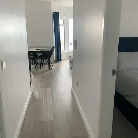Modern Apartment With Sea Views Portrush Extérieur photo